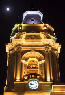 El campanario de la Catedral de Lima.